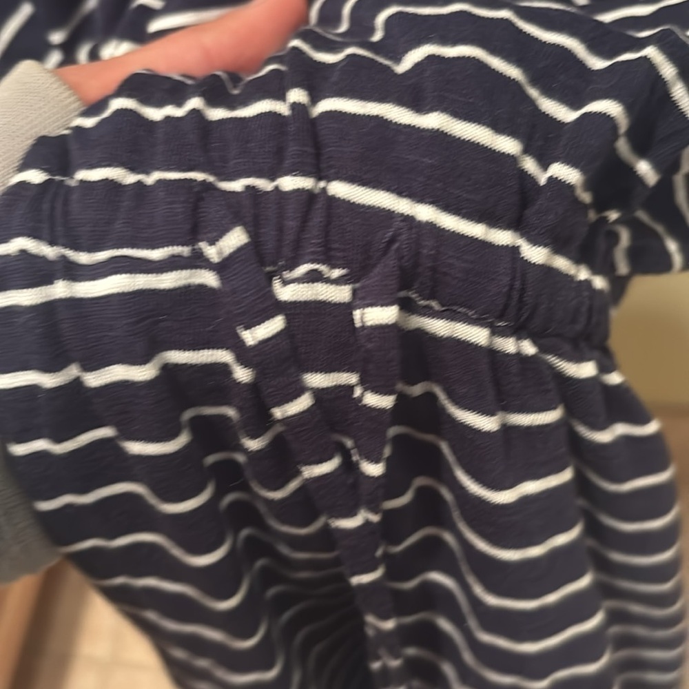 NWT GAP Black and White Striped dress that cinches in the middle - Picture 8 of 11